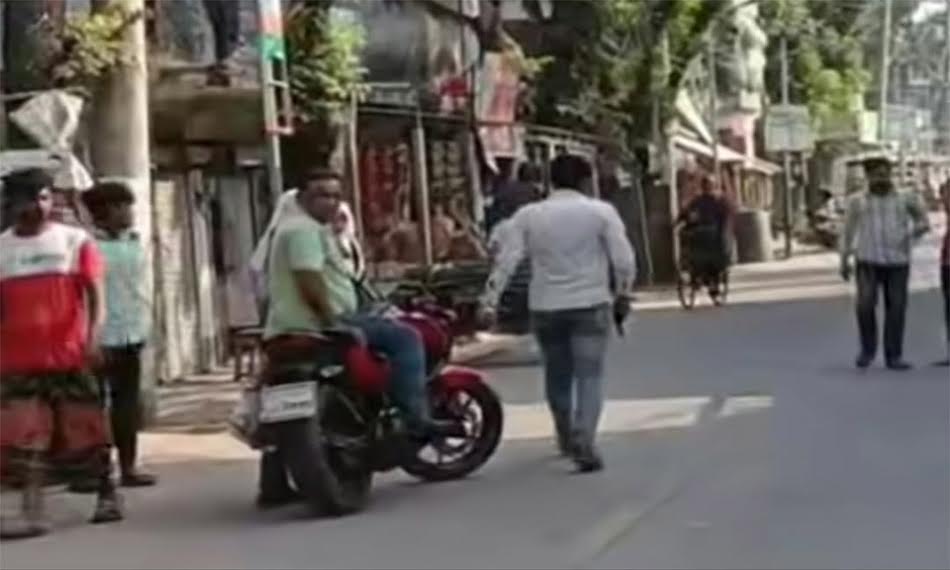 যশোরের শার্শায় প্রকাশ্যে পিস্তল প্রদর্শনের অভিযোগ: এলাকায় আতঙ্ক, থানায় জিডি