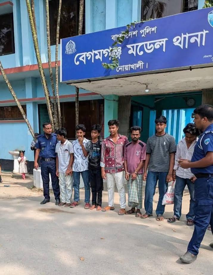 নোয়াখালীতে নিষিদ্ধ ছাত্রলীগের ঝটিকা মিছিল, ৮ নেতাকর্মী গ্রেপ্তার