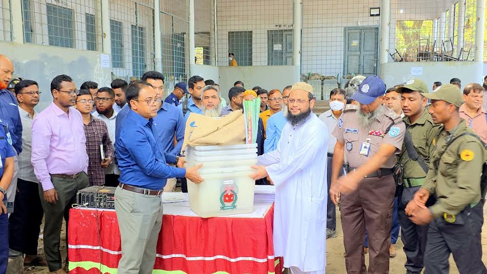 ঠাকুরগাঁও উপনির্বাচনে ১ লাখ ৪০ হাজার হিন্দু ভোটারই ‘ট্রাম্পকার্ড’, ব্যবধান গড়তে পারে আওয়ামী নীরব ভোট ব্যাংক