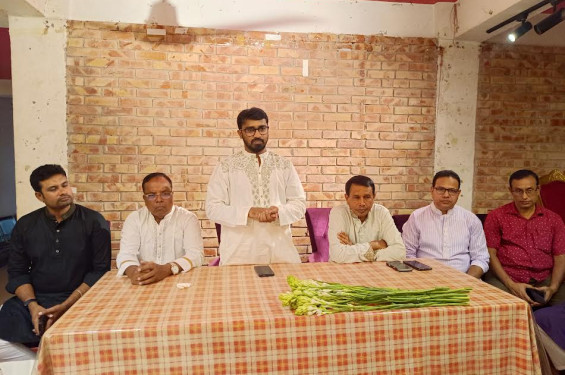 ঝিনাইদহ কলেজের শিক্ষক-কর্মচারীদের সঙ্গে রাশেদ খানের মতবিনিময়