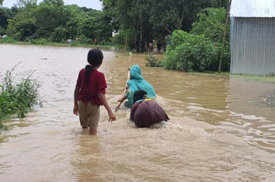 সুরমার পানি কমলেও কাটেনি বন্যার শঙ্কা