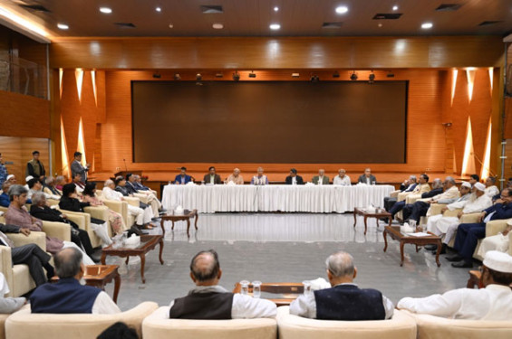 রাজনৈতিক দলগুলোর সঙ্গে জাতীয় ঐকমত্য কমিশনের বৈঠক শুরু