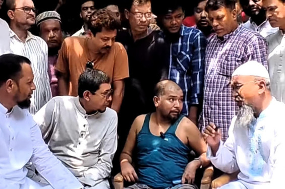 লক্ষ্মীপুরে অসুস্থ যুবদল কর্মী চুট্টুর চিকিৎসার দায়িত্ব নিলেন তারেক রহমান