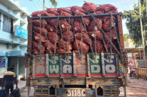 প্রতিকেজি ২৫ টাকায় এল ভারতের আলু