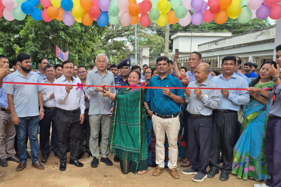 খাগড়াছড়িতে বিদ্যালয়ের নবনির্মিত প্রধান ফটক উদ্বোধন করলেন,পার্বত্য উপদেষ্টা