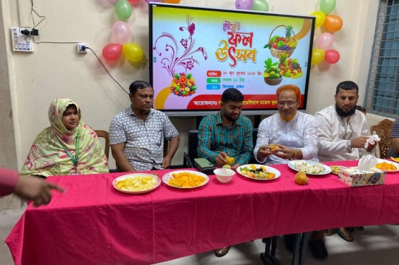 দেবীগঞ্জে শিক্ষার্থীদের মাঝে দেশীয় মৌসুমী ফল উৎসব