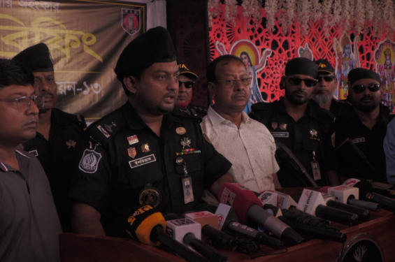 পঞ্চগড়ে দুর্গাউৎসবে উপলক্ষে  অপ্রীতিকর এড়াতে র‍্যাব-১৩ এর কড়া নিরাপত্তা পরিস্থিতি