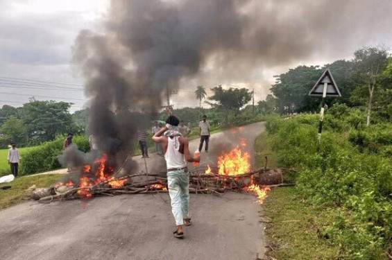আজ থেকে  তিন পার্বত্য জেলায়  অনির্দিষ্টকালের সড়ক অবরোধ