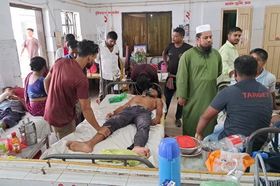 নড়াইলে সড়ক দুর্ঘটনায় স্কুলছাত্র নিহত, আহত ৬