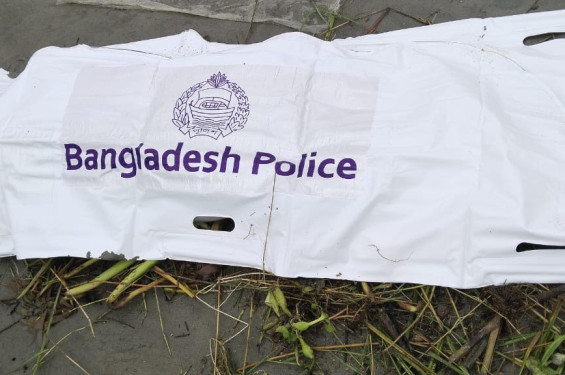 কুয়াকাটা সৈকত থেকে আবারও অর্ধগলিত মরদেহ উদ্ধার।