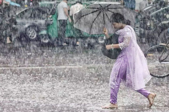 দেশজুড়ে বজ্রবৃষ্টির আভাস