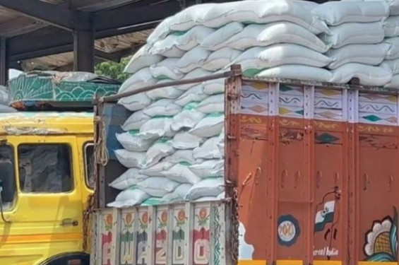 বেনাপোল স্থল বন্দরে এলো ১২৬০ মেট্রিকটন চাল