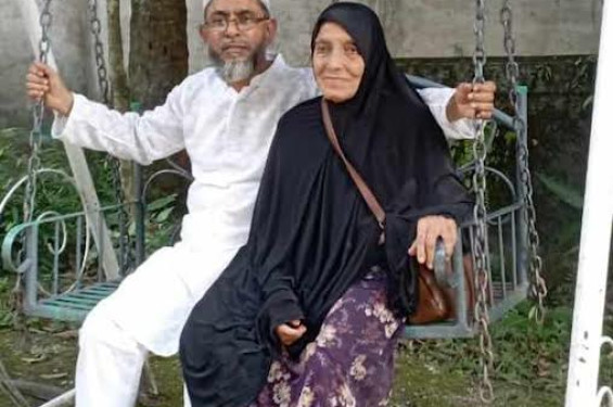 ৮০ বছর বয়সেও চশমা ছাড়া কোরআন পড়েন