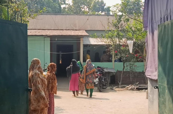 পঞ্চগড়ে কলেজের অধ্যক্ষের বাড়িতে দুর্ধর্ষ ডাকাতি,   স্বর্ণালংকার ও নগদ লাখ টাকা লুট