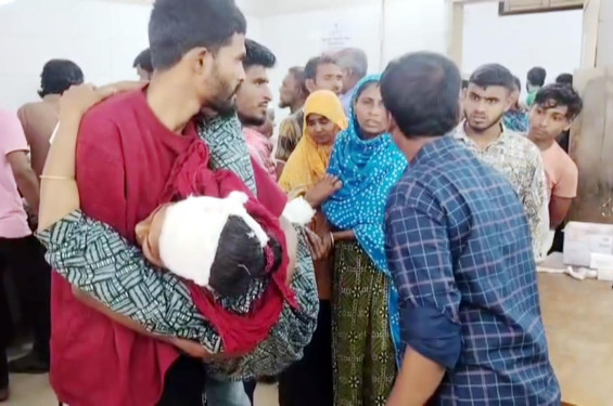 নড়াইলে দুইপক্ষের সংঘর্ষে ইউপি মেম্বার ও দুই নারীসহ আহত ১৫