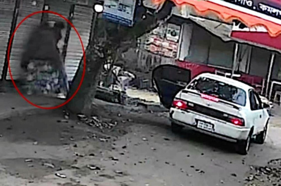 সিনেমার দৃশ্যের মতো প্রাইভেটকারে তুলে নারী অপহরণের চেষ্টা, চিৎকারে ভেস্তে গেল অপহরণ পরিকল্পনা