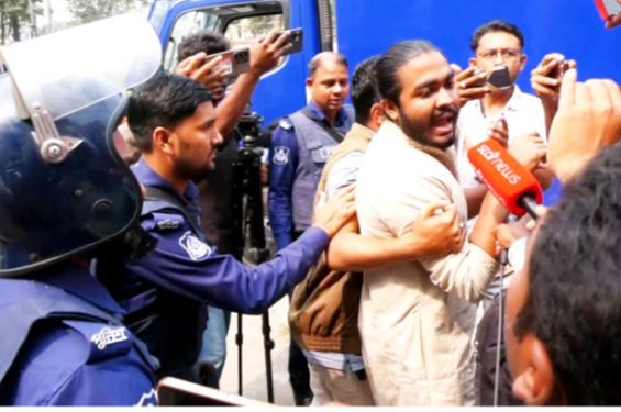 তিনটি বাসে অগ্নিসংযোগ ও তেলপাম্প ভাঙচুরের অভিযোগে ঝিনাইদহের বৈষম্যবিরোধী ছাত্র আন্দোলনের ৭ নেতাকর্মী আটক