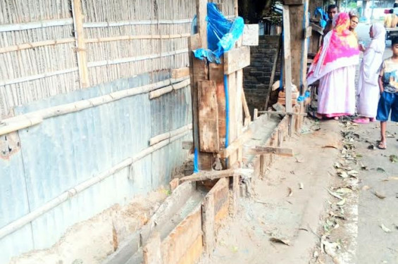 ঠাকুরগাঁওয়ে আদালতের নিষেধাজ্ঞা অমান্য করে  ১২টি বাড়ি দখলের চেষ্টা