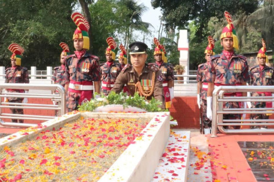 যশোরের শার্শায়  বীরশ্রেষ্ঠ নূর মোহাম্মদ শেখ এর সমাধিসৌধে বিজিবি‘র পুষ্পস্তবক অর্পন ও গার্ড অব অনার প্রদান