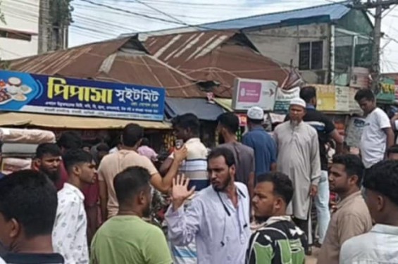 নরসিংদীর মাধবদীতে জমি রায় বাস্তবায়নে গিয়ে আদালতের প্রতিনিধি ও পুলিশের ওপর হামলা, আহত আইনজীবীসহ কয়েকজন