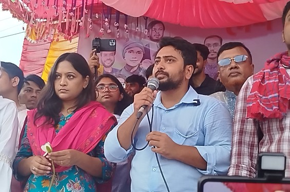 দেশে নতুন করে আর যেন কোনো স্বৈরাচারের জন্ম না হয়- নড়াইলে পথসভায় নাহিদ ইসলাম