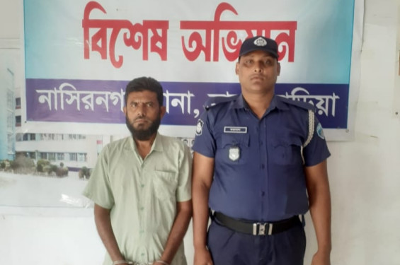 বিস্ফোরক মামলায় কার্যক্রম নিষিদ্ধ আওয়ামী লীগ নেতা গ্রেফতার; এলাকায় মিষ্টি বিতরণ