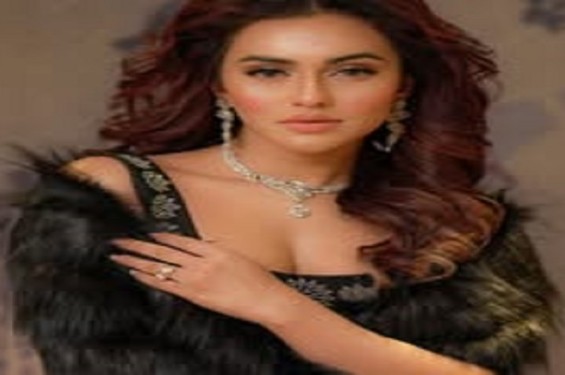 কার মায়াতে ডুব দিলেন নুসরাত ফারিয়া
