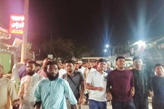 আওয়ামী লীগ নিষিদ্ধ হওয়ায় শ্রীমঙ্গলে ছাত্র-জনতার আনন্দ মিছিল ও মিষ্টি বিতরণ