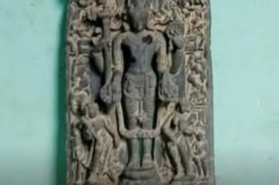 দেবীগঞ্জে দেড় কোটি টাকা মূল্যের কষ্টি পাথরের মূতিসহ ১ জন আটক