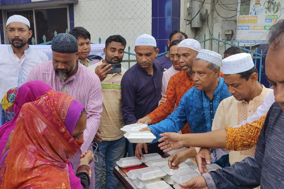 বাউফলে বিএনপির ৪৭তম প্রতিষ্ঠাবার্ষিকীতে দোয়া-মিলাদ ও খাদ্য বিতরণ