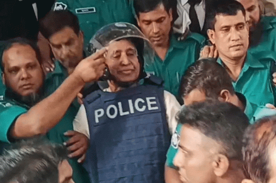 দুদিনের রিমান্ড মঞ্জুরের প্রেক্ষিতে আদালতের কাছে নায্য বিচার চাইলেন ড. আব্দুর রাজ্জাক