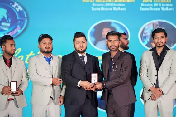 হেডলাইন-ঘোষনার পরও এলিটের পন্য বিক্রি করছে জিএমআইটির পরিচালকরা