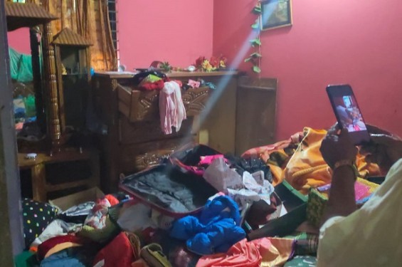 কুমিল্লার চান্দিনায় সাবেক রেলমন্ত্রী শ্বশুর বাড়িতে ভাংচুর  ও লুটপাট