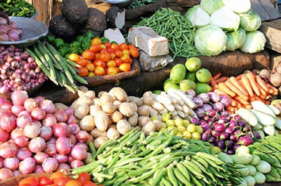 সবজির বাজার স্থিতিশীল, পেঁয়াজের দাম কমেছে