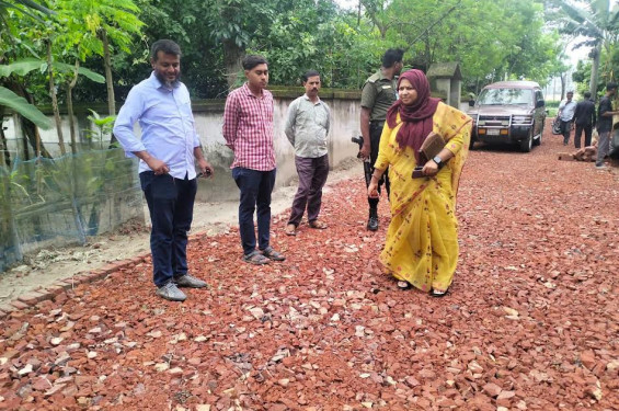 কালীগঞ্জে বিশ্বব্যাংকের প্রকল্পে নিম্নমানের সামগ্রী ব্যবহারের অভিযোগ