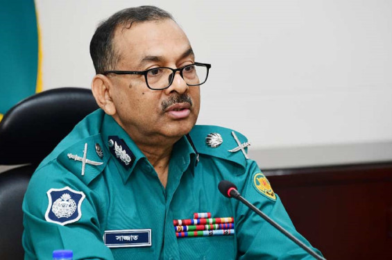 বাসে আগুন-ককটেল নিক্ষেপকারীকে গুলির নির্দেশ