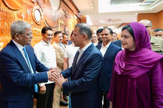 মালয়েশিয়ায় পৌঁছেছেন প্রধানমন্ত্রী তারেক রহমান