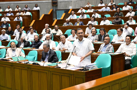 অর্থনীতিকে তিন ধাপে সাজাতে চায় সরকার : প্রধানমন্ত্রী