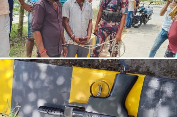 বেনাপোল বন্দরে কাঁচা মরিচ বাহী ভারতীয় ট্রাক থেকে ইয়ার পিস্তল সহ ০২ জন গ্রেফতার