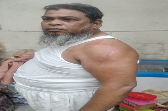 খুলনা মহানগরীতে ফাস্টফুড ব্যবসায়ীর উপর সন্ত্রাসী হামলা