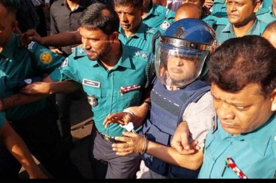 আদালতে কান্নায় ভেঙে পড়লেন হাজী সেলিম