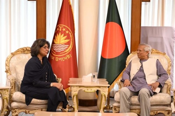 পাকিস্তানের সঙ্গে সম্পর্ক জোরদারের আহ্বান প্রধান উপদেষ্টার