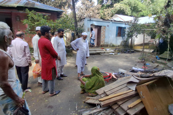 মৌলভীবাজারে অগ্নিকাণ্ডে ক্ষতিগ্রস্ত পরিবারের পাশে জননেতা আব্দুল মান্নান