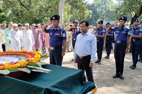 সরিষাবাড়ীর বীর মুক্তিযোদ্ধা আমজাদ হোসেনকে রাষ্ট্রীয় মর্যাদায় দাফন