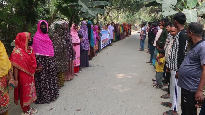 শৈলকুপায় বিএনপি-যুবদল বিরোধে হামলার প্রতিবাদে মানববন্ধন