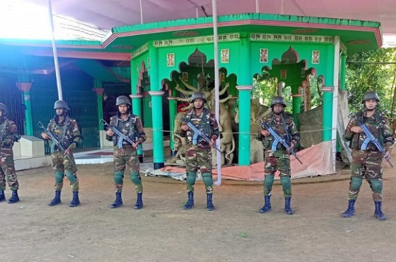 দুর্গাপূজায় নিরাপত্তা রক্ষায় কাজ করছে সেনাবাহিনী