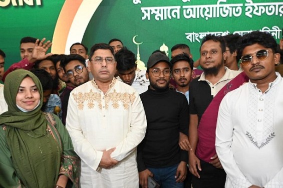 জুলাই গণঅভ্যুত্থানে আহত ছাত্র-ছাত্রীদের সম্মানে বাংলাদেশ সেনাবাহিনীর ইফতার