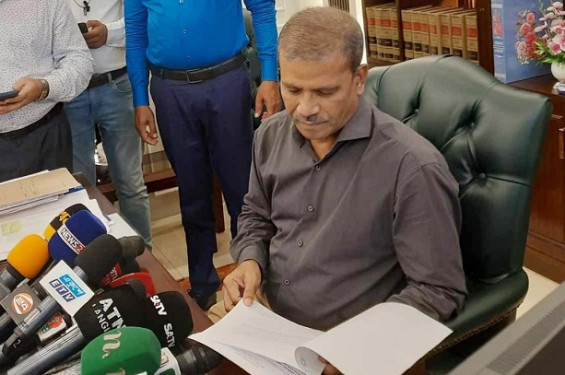 রাজনৈতিক দলের বিরুদ্ধে ব্যবস্থা নিতে সুপারিশ করতে পারবে ট্রাইব্যুনাল: আইন উপদেষ্টা