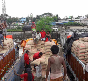 ৪ দিনে শুল্কমুক্ত সুবিধায় ভারত থেকে ৪১০ মেট্রিক টন চাল আমদানি