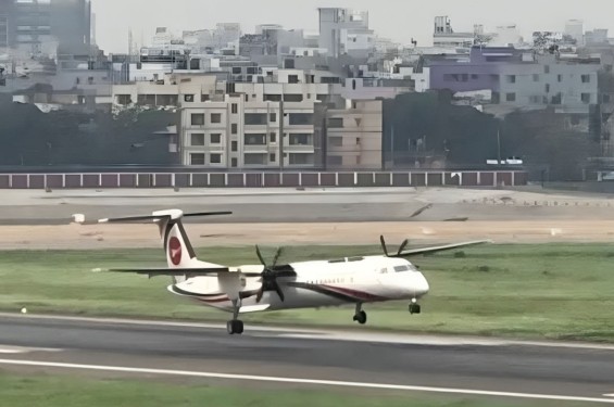 ঢাকায় জরুরি অবতরণ করলো বিমানের ফ্লাইট, নিরাপদে ৭১ যাত্রী